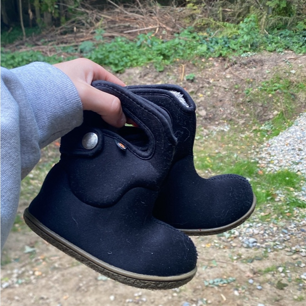 Bogs black baby boots